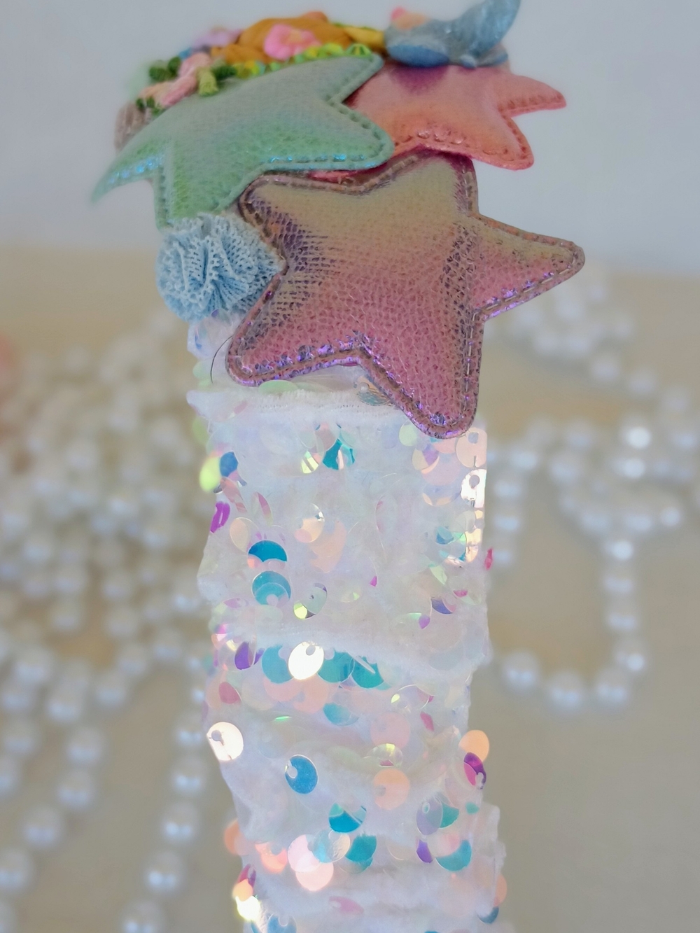Pastel Multicolor Girls' Decorative Hairband with Doll and Frog Accent - Picture 4 of 7